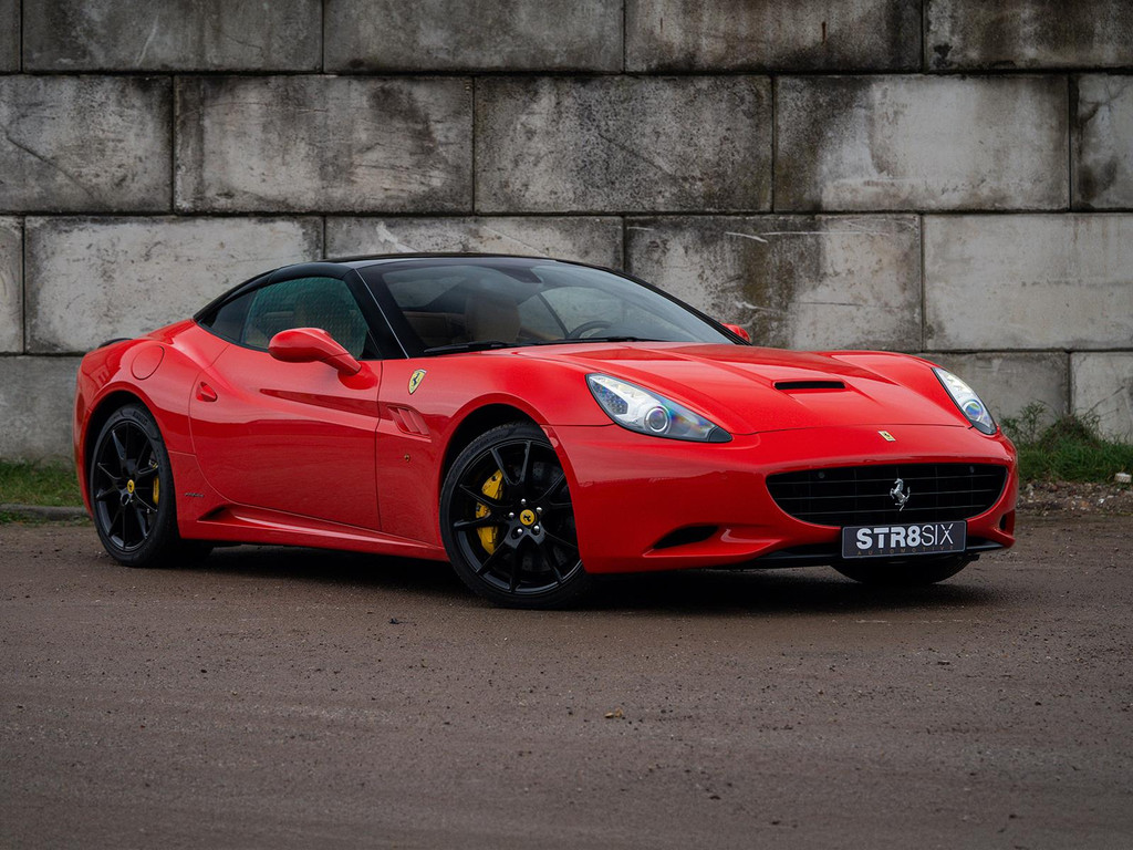 Ferrari California 4.3 V8 466PK (2010) | 18.474 km | NL Auto | 1e Eigenaar | Carbon Ceramic | Hardtop | CarPlay | Historie 49306001-0.jpg | STR8SiX